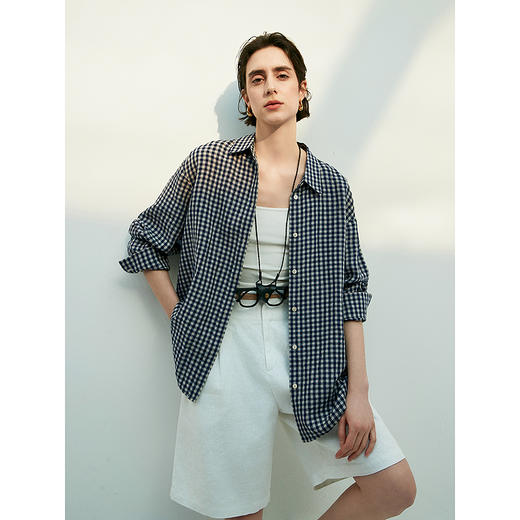 棉仓362604041-初棉亚麻色织格纹方领宽松藏青白格子衬衫 商品图1