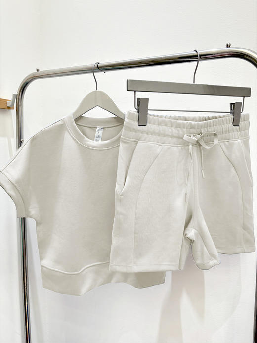 哈瓦塔砂洗（宽松）圆领宽松运落肩短袖H350101+宽松高腰运动短裤H351104 商品图7