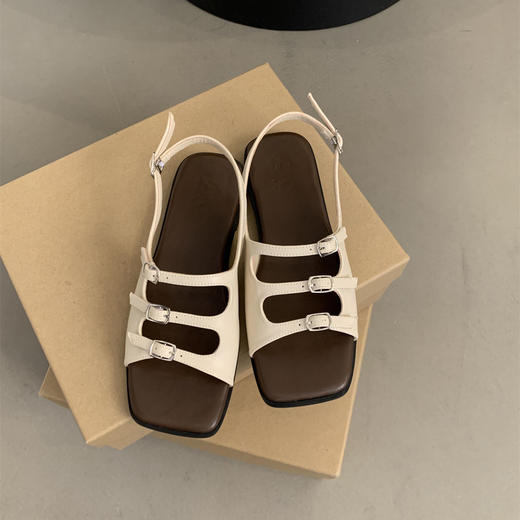 夏季新款【时装凉鞋】复古法式仙女风 沙滩海边旅游软平底罗马鞋  商品图5