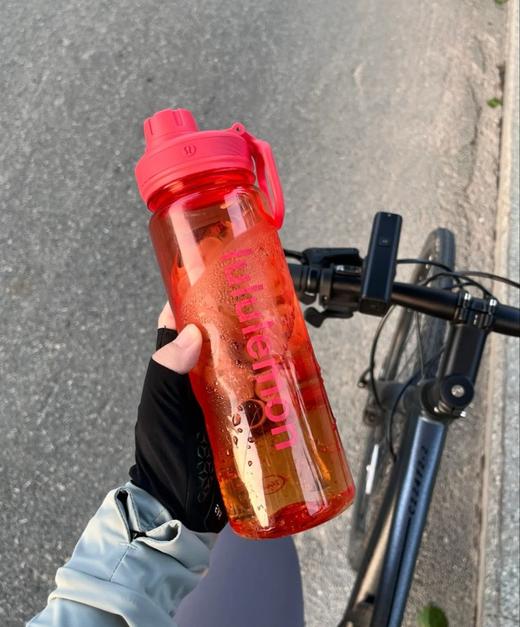 独家首发！公司订单lulu黑科技材料tritan 母婴级用料 透明水杯随行杯   710ml 商品图3