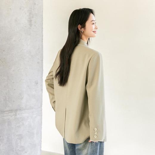 IC 休闲拼接风西装外套女2025新款通勤高级设计感气质短外套 商品图4