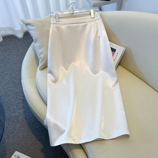 丁摩 香槟色缎面半身裙女春秋新款高腰垂感a字裙气质醋酸直筒裙子5ZF-2658 商品图2