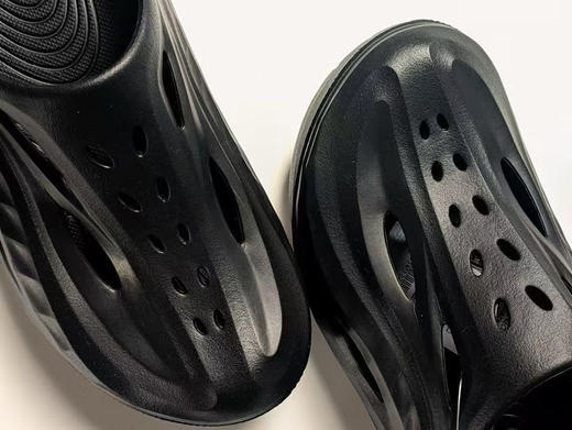 越南原单正品 Hoka One One夏奥拉Mule户外缓震拖鞋。两个色,简易包装。
尺码：M7（39-40）/M8（41-42）/M9（42-43）/M10（43-44）/M11（45-46） 商品图7