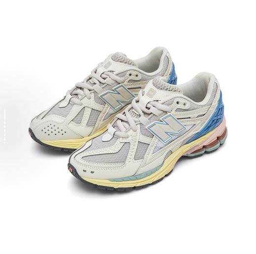 纯原版本 New Balance NB1906 情侣款复古跑鞋 各种穿搭都轻松拿捏 他们家的复古鞋真的很好看！！！ 每年都得火一波🔥而且时尚本就是个轮回 兜兜转转还是跑鞋最吃香❤ 商品图2