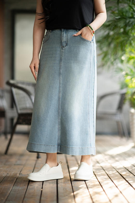 💙【弹力牛仔半裙 后开叉 自动自如】天丝+棉面料黑科技❤️，上身不闷，不勒肚子，上身板正、线条流畅！7天内发货！水洗蓝，清爽色，春季穿到秋季的半身裙，不愁搭配！ 商品图8