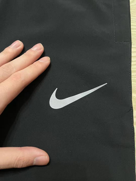 正品Nk  耐克 夏季跑步 长裤 速干运动裤
运动兼兼具 两侧裤腿带有拉链    
部分带吊牌 保真 
黑色M-2XL 商品图9