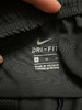 正品Nk  耐克 夏季跑步 长裤 速干运动裤
运动兼兼具 两侧裤腿带有拉链    
部分带吊牌 保真 
黑色M-2XL 商品缩略图12
