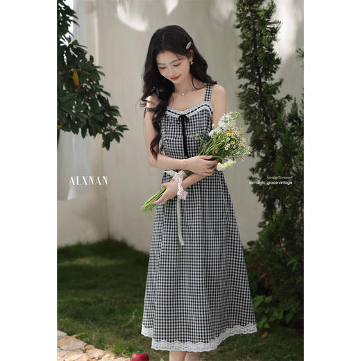 鹿向南「miu系千金」黑白格蕾丝边连衣裙女夏新款设计感吊带长裙 商品图2