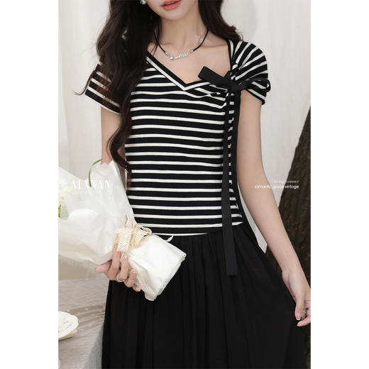 鹿向南「甜柔夏调」黑色条纹短袖T恤2025夏装新款时尚宽松上衣女L53925 商品图0