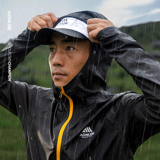 奥尼捷高端男款轻如鸿毛越野跑冲锋衣跑步运动防风防水户外专业压胶风衣/FM5203 商品图0