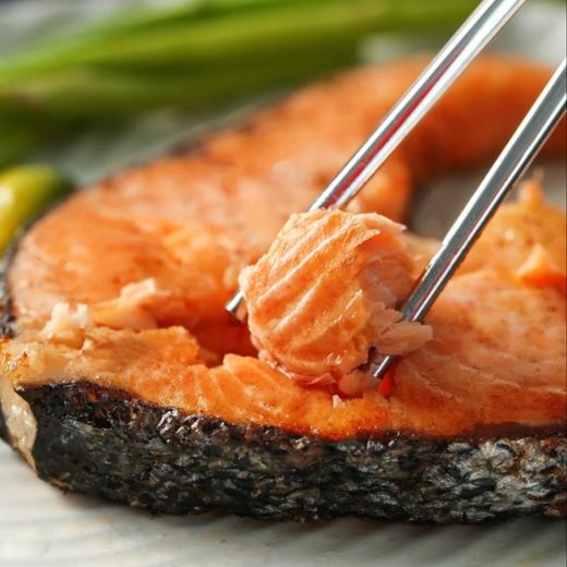 【斌哥优选】智利三文鱼排。只选肥美的鱼中段。野生三文鱼，富含omega-3等微量元素。优质不饱和脂肪，可煎、可蒸、可炒。辅食减脂餐常客。 商品图1