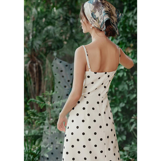 OLrain欧芮儿2025夏季新款简约气质调节肩带V领法式波点吊带裙女 商品图3