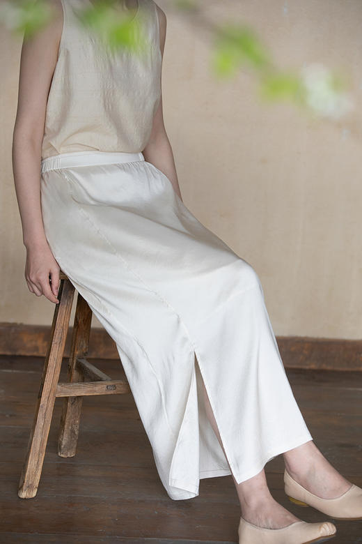 牧衣游原创 真丝半身裙新款双宫丝肌理感开叉直筒半身裙 知染心 商品图5