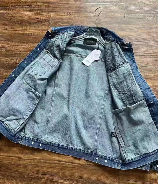 正品 Coach SS24经典纯色刺绣LOGO立领拉链夹克外套
随意对比任何细节 
牛仔蓝M L XL XXL 商品图8