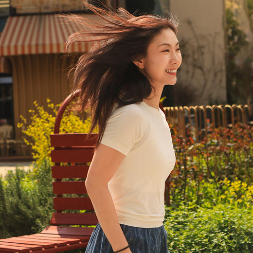 Leorrey/乐拉【全能T短袖】轻盈一体织高弹透气轻薄夏季短袖 商品图0