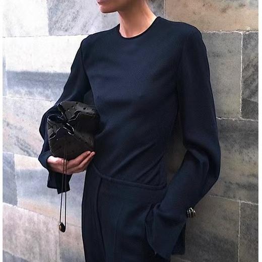 【à perles】立体剪裁 GIA进口三醋酸收腰喇叭袖上衣 商品图2