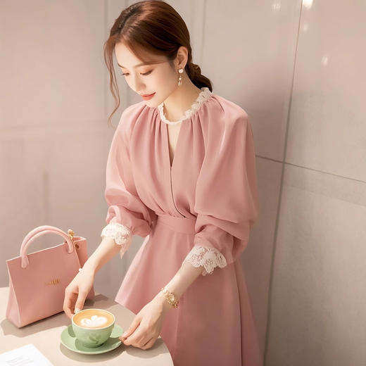 韩系蕾丝花边连衣裙海边度假2025年春季新款流行女装多巴胺裙子 商品图0