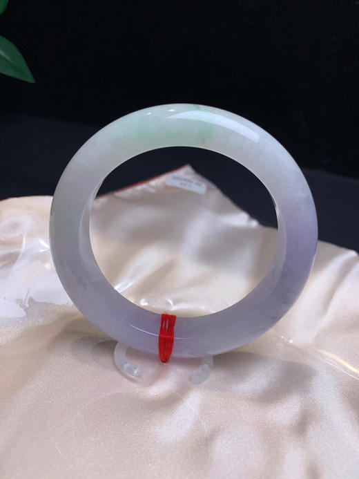 612574，55紫罗兰手镯，粉紫底色 有种水 不干，局部带些淡绿 商品图0