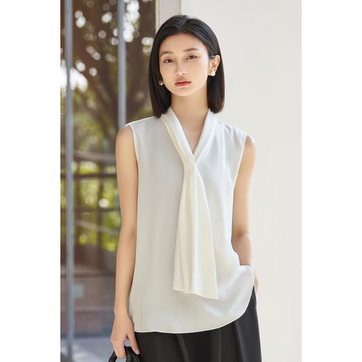 【预售7天】米思阳2026夏季新款通勤优雅缎面小衫无袖直筒系带领显瘦百搭上衣女1866 商品图1
