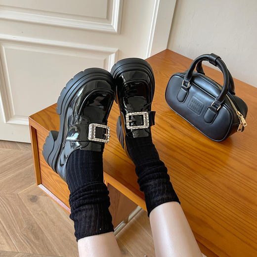 经典鲨2025新款气质黑色百搭圆头中粗跟一脚蹬乐福鞋单鞋女KW323-517021 商品图2