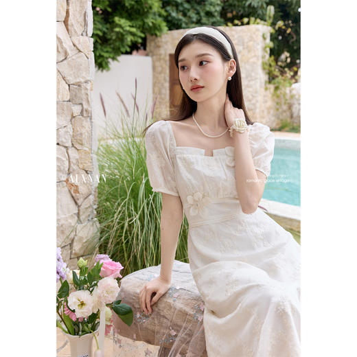 【65折秒杀】鹿向南「丝间绣语」法式连衣裙女夏气质设计感刺绣短袖收腰长裙子QJD00265 商品图4