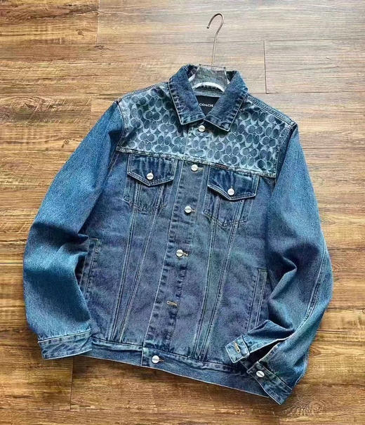 正品 Coach SS24经典纯色刺绣LOGO立领拉链夹克外套
随意对比任何细节 
牛仔蓝M L XL XXL 商品图0
