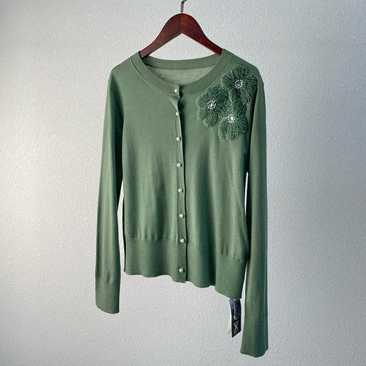 温柔风！2025法式重工立体花朵钉珠圆领单排扣开衫针织衫三色女款！ 商品图7