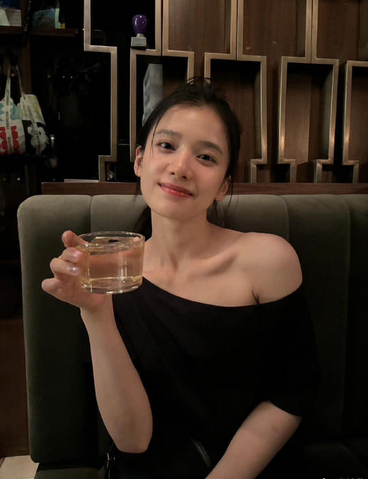 一字肩T（锁 商品图0