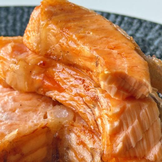 【斌哥优选】智利三文鱼排。只选肥美的鱼中段。野生三文鱼，富含omega-3等微量元素。优质不饱和脂肪，可煎、可蒸、可炒。辅食减脂餐常客。 商品图3