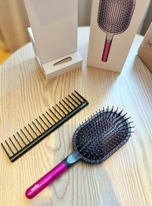 清货！气囊梳天花板 ✨ 我朋友之前买要400！！ 今日团购39.9💰 戴森气垫梳2件套，这个套装市面很难买到，限量发售 商品图3