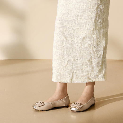 千百度真皮浅口单鞋女气质百搭新款温柔风不累脚平底鞋通勤晚晚鞋A25120812 商品图4