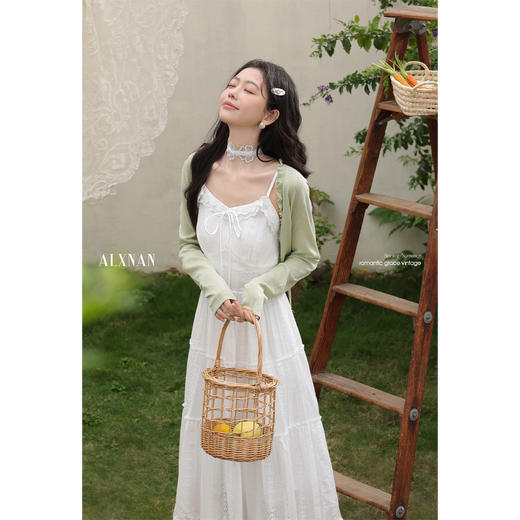 鹿向南「雪絮叠香」白色温柔镂空蕾丝吊带长裙女夏新款优雅连衣裙 商品图4