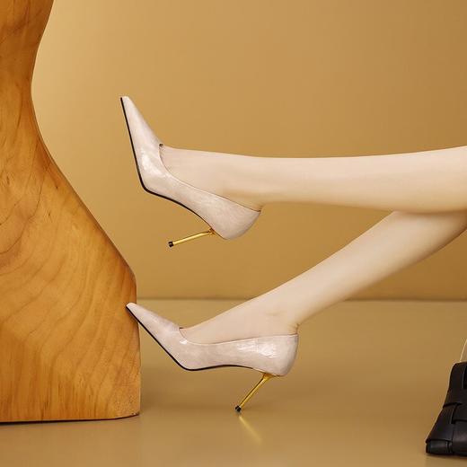 【预售7天】新款春季细跟单鞋女百搭杏色浅口高跟鞋尖头时尚女鞋绿色CX&CX081-2 商品图3