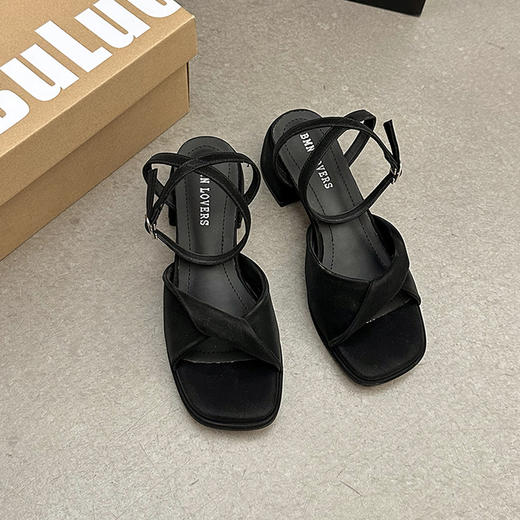 【粗跟绿色凉鞋】仙女风 夏季时尚风新款 简约百搭配裙子一字带高跟鞋女潮  商品图3