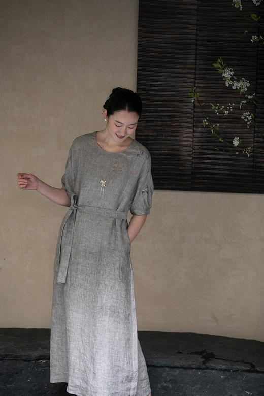 牧衣游原创 手工刺绣炒色汉麻连衣裙轻薄原生质朴感文艺长裙 山雨 商品图5