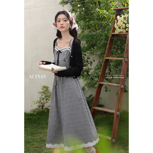 鹿向南「miu系千金」黑白格蕾丝边连衣裙女夏新款设计感吊带长裙 商品图0