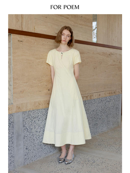 ForPoem 现货 25/SS原创设计拉菲草花朵装饰短袖收腰显瘦中长款连衣裙 商品图2