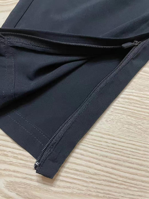 正品Nk  耐克 夏季跑步 长裤 速干运动裤
运动兼兼具 两侧裤腿带有拉链    
部分带吊牌 保真 
黑色M-2XL 商品图7