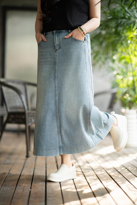 💙【弹力牛仔半裙 后开叉 自动自如】天丝+棉面料黑科技❤️，上身不闷，不勒肚子，上身板正、线条流畅！7天内发货！水洗蓝，清爽色，春季穿到秋季的半身裙，不愁搭配！ 商品图10