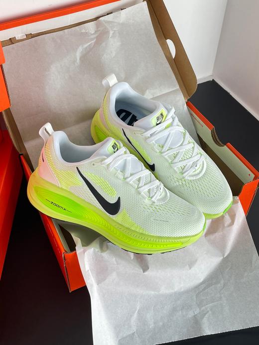 点此购买 耐克春夏季Vomero18男女款运动休闲跑鞋 98 313923 商品图4