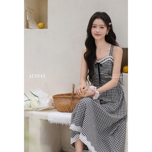 鹿向南「格调旧梦」黑白格纹复古吊带长裙夏季新款气质通勤连衣裙 商品图2