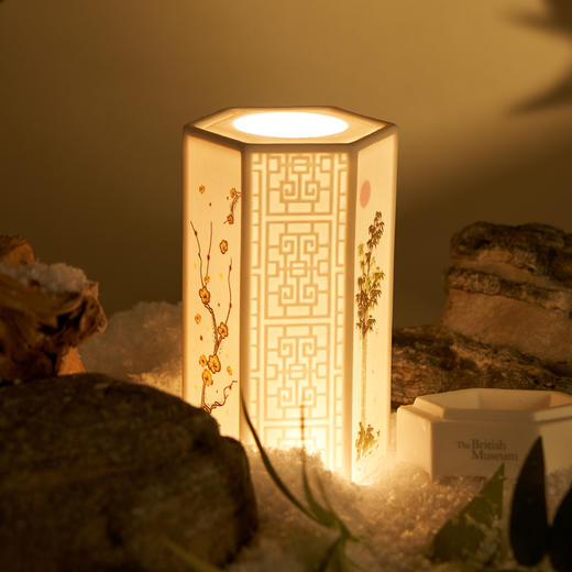 大英博物馆 岁寒三友系列 浮光映雪浮雕陶瓷 烛台摆件 商品图1