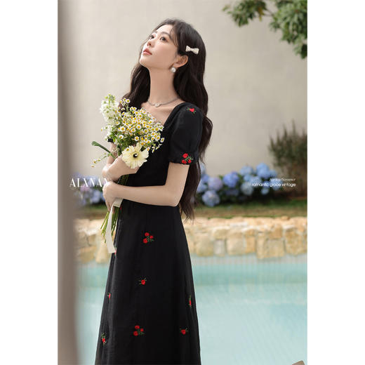 【6折秒杀】鹿向南「润美夏诗」黑色法式方领连衣裙女夏收腰显瘦长裙a字裙子L53932 商品图1