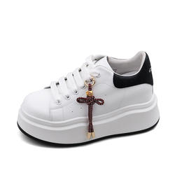 Safiya/索菲娅2025中国结小个子内增高厚底百搭休闲麦昆小白鞋