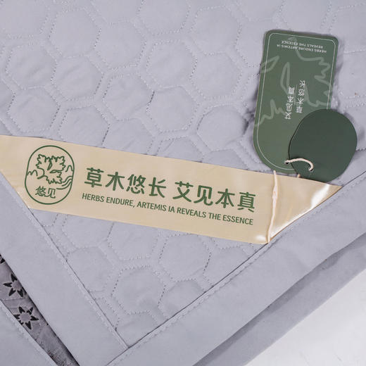 热卖！【买1发4】悠见艾绒逐湿寒养身床垫 睡着赶跑老湿寒 看得见的艾绒 南阳伏牛山产区  礼袋包装 商品图11
