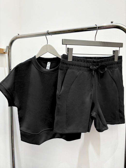 哈瓦塔砂洗（宽松）圆领宽松运落肩短袖H350101+宽松高腰运动短裤H351104 商品图9