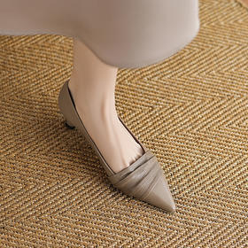 【预售5天】法式浪漫～真皮皱褶粗跟浅口单鞋气质百搭OL高跟鞋女真皮JLY&18-593