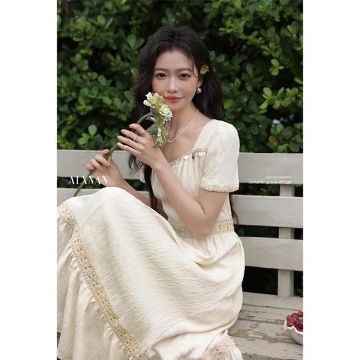 【65折秒杀】鹿向南「云朵慕斯」气质法式杏色收腰女短袖连衣裙2025夏新款长裙L53821 商品图4