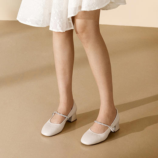 千百度法式粗跟玛丽珍鞋女款真皮通勤正装高跟鞋单鞋A25110868 商品图1