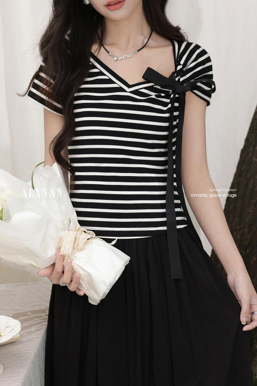 鹿向南「甜柔夏调」黑色条纹短袖T恤2025夏装新款时尚宽松上衣女L53925 商品图5